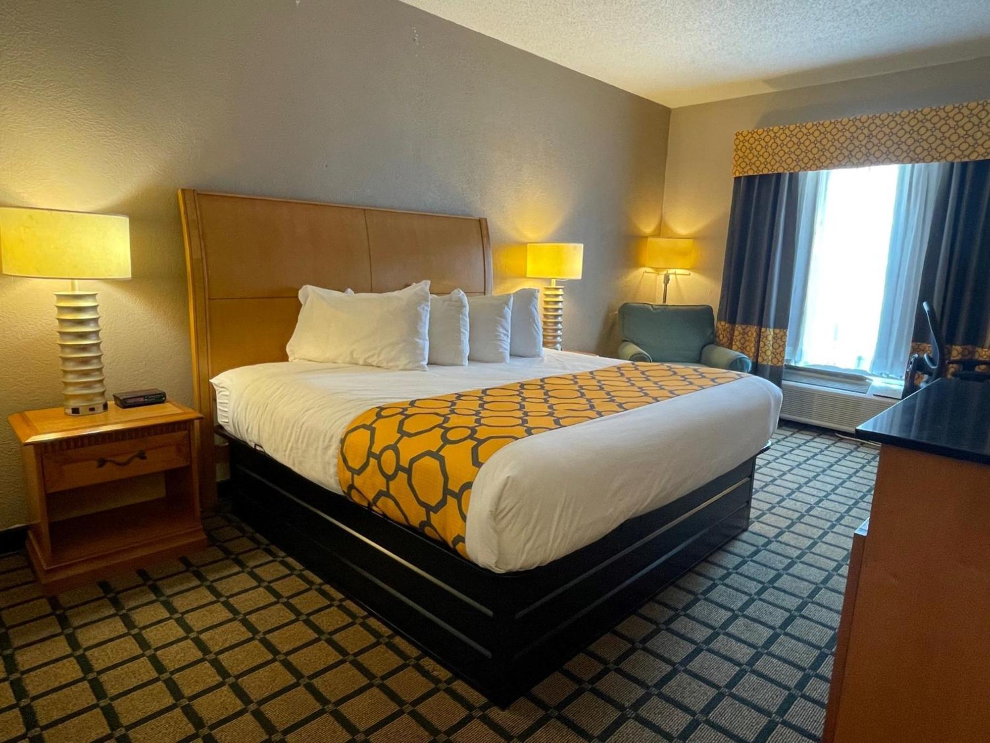 Baymont By Wyndham West Plains Hotell Exteriör bild