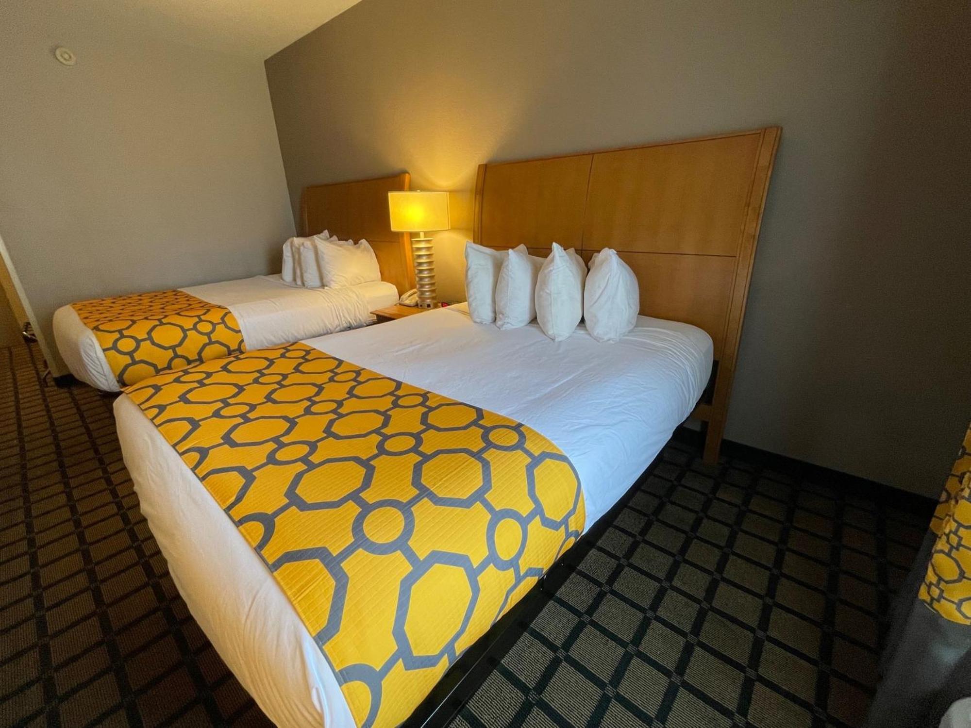 Baymont By Wyndham West Plains Hotell Exteriör bild