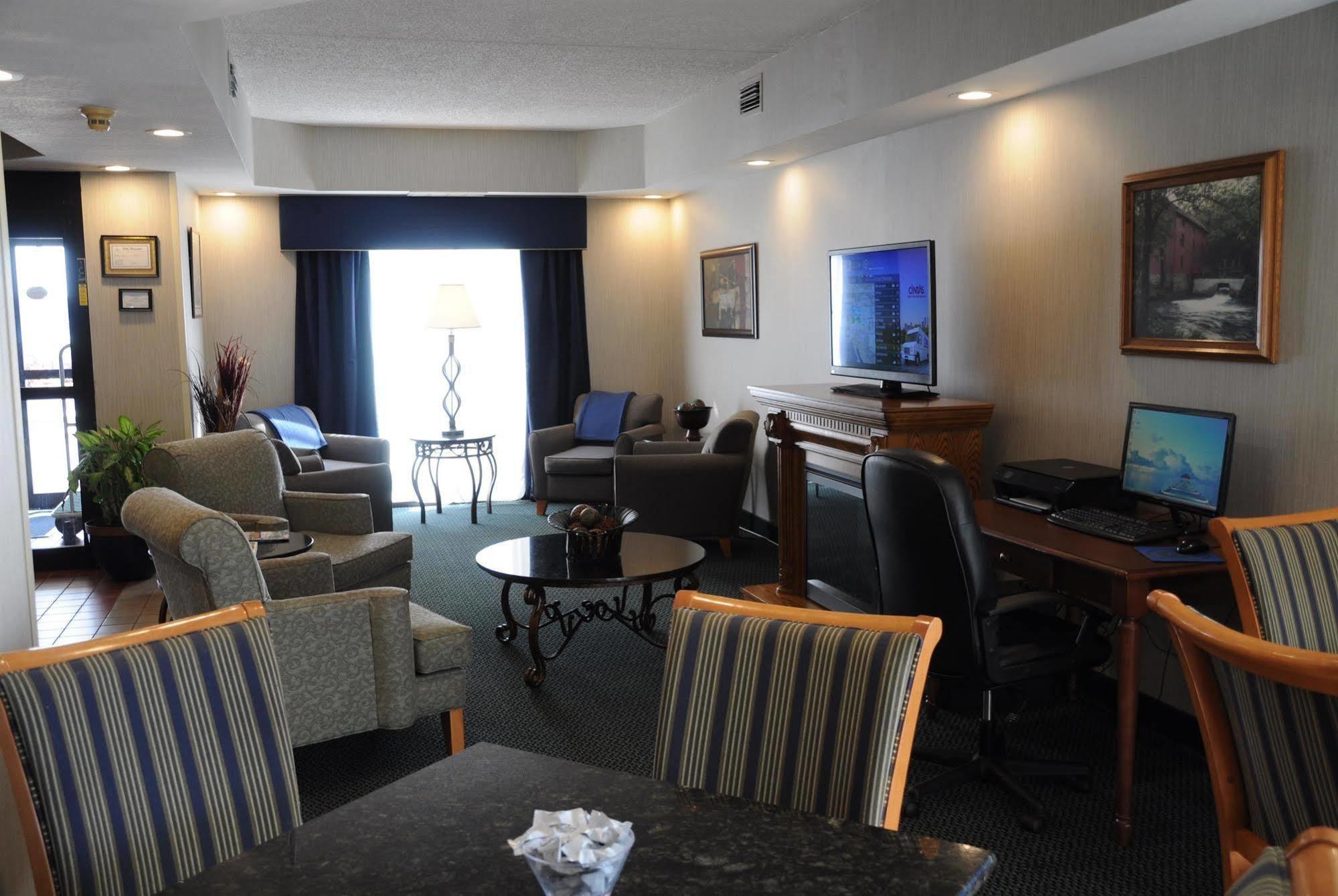 Baymont By Wyndham West Plains Hotell Exteriör bild